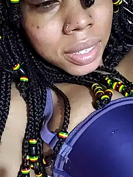 Snapshot of HONEYSWEETS_LIVE chatting on 11.14.25 HONEYSWEETS LIVE online show from 11.14.25