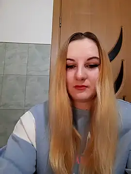 Claraxd8 online show from 02.12.25