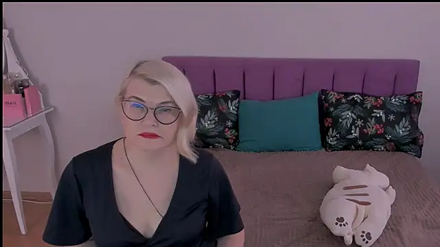 sabrinamacmarren online show from 02.05.25