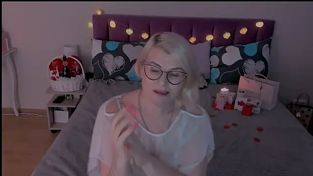 sabrinamacmarren online show from 02.14.25