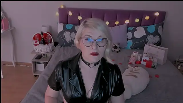 sabrinamacmarren online show from 02.14.25