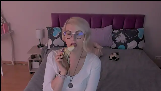 sabrinamacmarren online show from 02.22.25