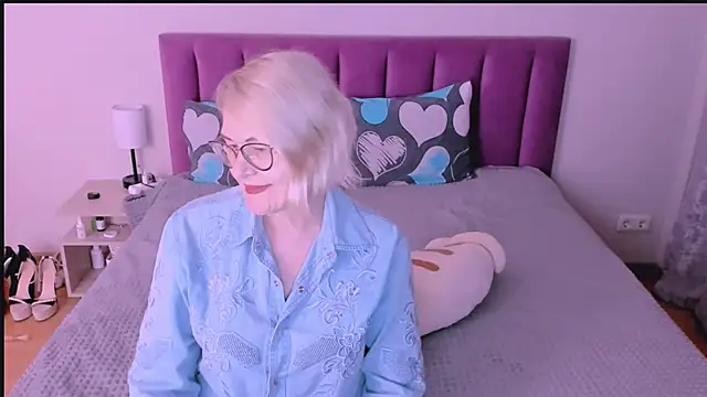 sabrinamacmarren online show from 09.08.25