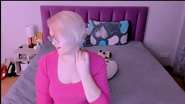 sabrinamacmarren online show from 10.02.25