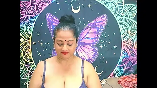 Snapshot of matureindian chatting on 03.03.25 matureindian online show from 03.03.25