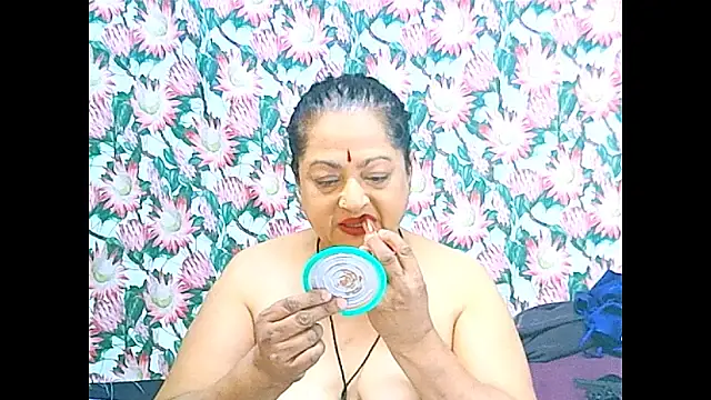 Snapshot of matureindian chatting on 06.15.26 matureindian online show from 06.15.26