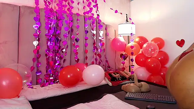 Snapshot of HallyBans chatting on 02.15.25 HallyBans online show from 02.15.25