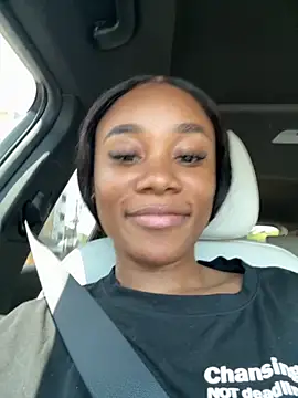 Snapshot of HallyBans chatting on 09.09.25 HallyBans online show from 09.09.25