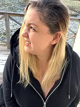 Snapshot of Anna_Alexa chatting on 02.27.25 Anna Alexa online show from 02.27.25