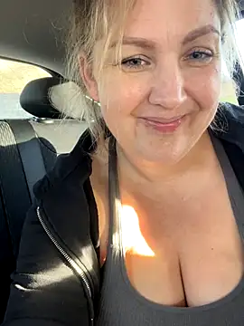 Snapshot of Anna_Alexa chatting on 10.31.25 Anna Alexa online show from 10.31.25