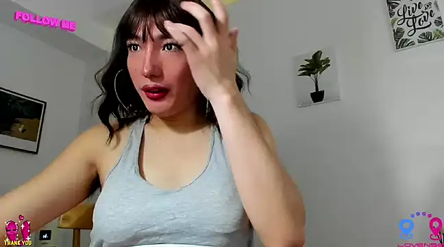 Snapshot of hottycrishina chatting on 12.14.24 hottycrishina online show from 12.14.24