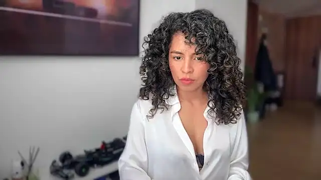 illaroom online show from 11.25.25