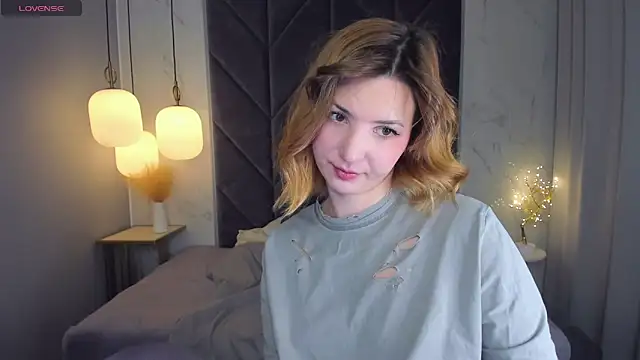 Snapshot of JaneGraceful chatting on 12.17.24 JaneGraceful online show from 12.17.24