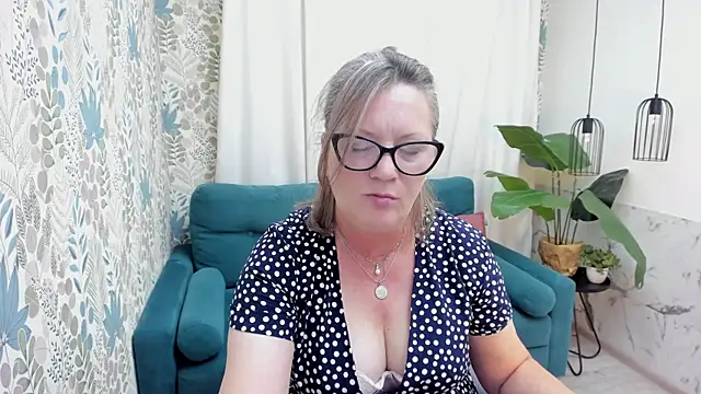 LeaPure online show from 08.08.26