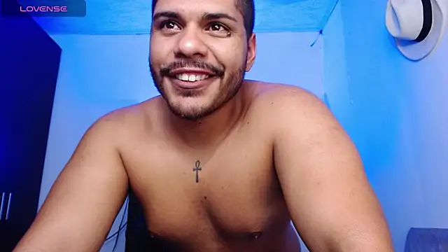 Snapshot of starguy_28 chatting on 02.25.25 starguy 28 online show from 02.25.25