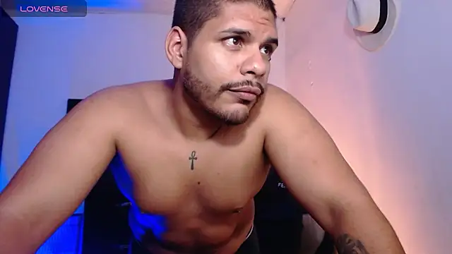 Snapshot of starguy_28 chatting on 03.19.25 starguy 28 online show from 03.19.25