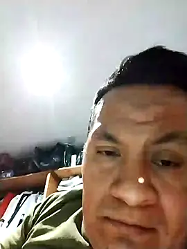 Snapshot of gusaven chatting on 03.18.25 gusaven online show from 03.18.25