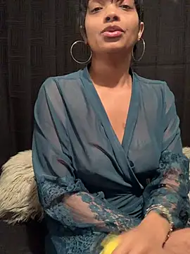 Rakiyahcharms online show from 01.12.25