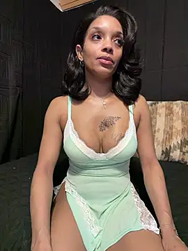 Rakiyahcharms online show from 04.23.26