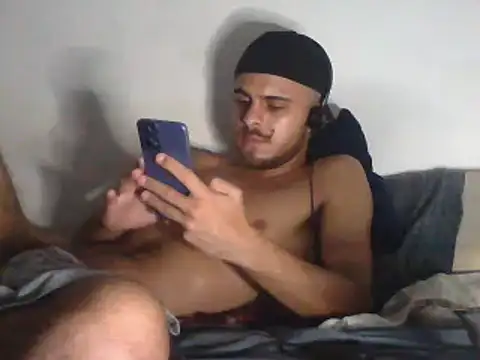 Snapshot of LoudLikeness chatting on 02.21.25 LoudLikeness online show from 02.21.25