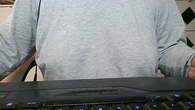 Snapshot of heidi60 chatting on 01.12.25 heidi60 online show from 01.12.25