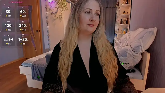 Snapshot of SweetLanna chatting on 01.10.25 SweetLanna online show from 01.10.25