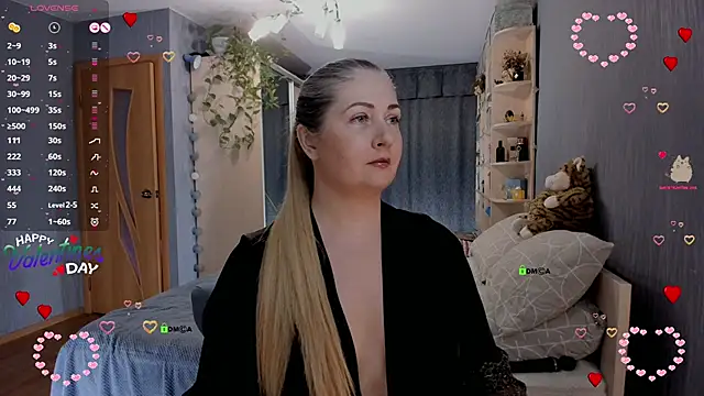 Snapshot of SweetLanna chatting on 02.13.25 SweetLanna online show from 02.13.25