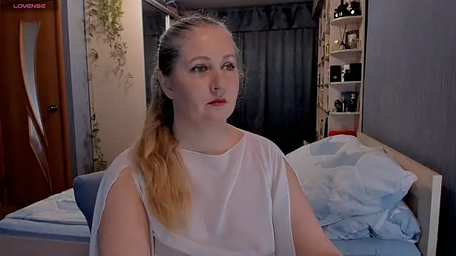 Snapshot of SweetLanna chatting on 04.01.26 SweetLanna online show from 04.01.26