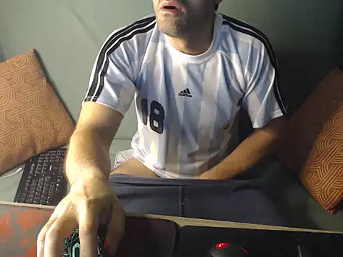 Snapshot of MarkReeds chatting on 12.04.24 MarkReeds online show from 12.04.24