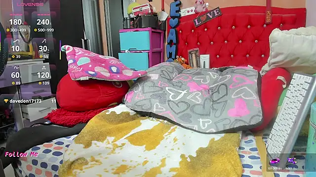 Snapshot of camile_milf chatting on 11.26.25 camile milf online show from 11.26.25