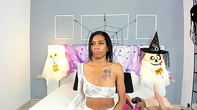 Snapshot of Blackrosse__ chatting on 10.27.25 Blackrosse online show from 10.27.25