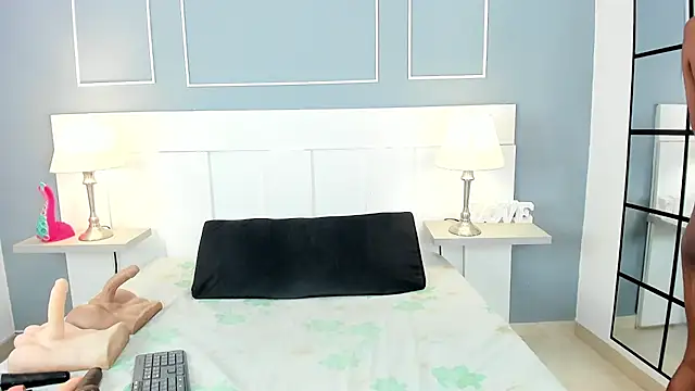 Snapshot of Blackrosse__ chatting on 11.05.25 Blackrosse online show from 11.05.25