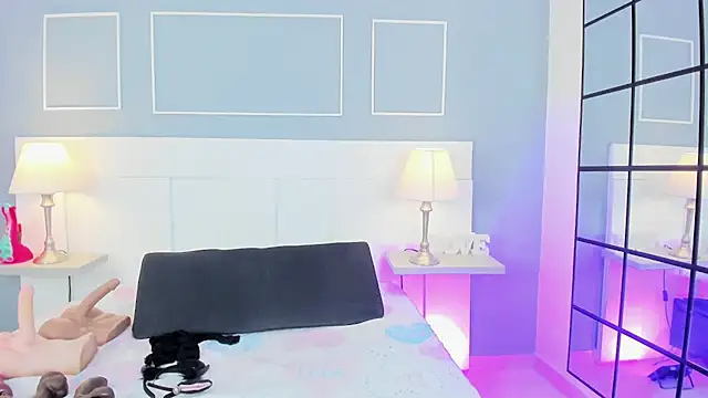 Snapshot of Blackrosse__ chatting on 11.12.25 Blackrosse online show from 11.12.25