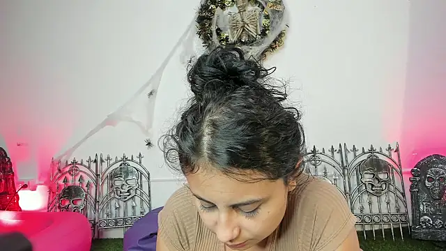 AbbyTaylorr online show from 10.13.25