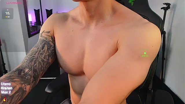 Snapshot of knimh chatting on 10.02.25 knimh online show from 10.02.25