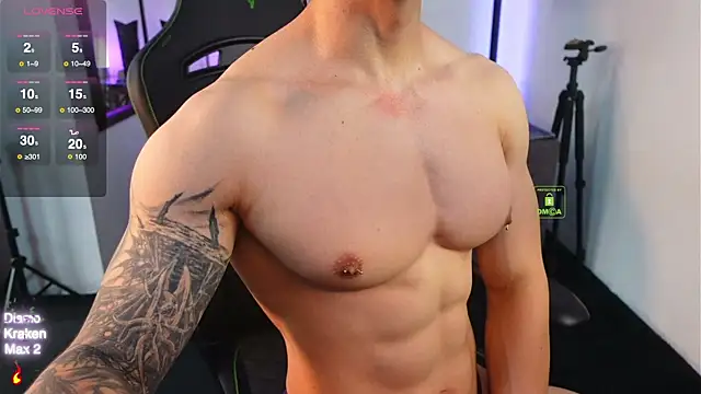 Snapshot of knimh chatting on 11.13.25 knimh online show from 11.13.25