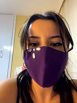 White-Petite online show from 01.12.26