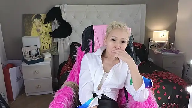 RoxalanaStar online show from 05.12.26