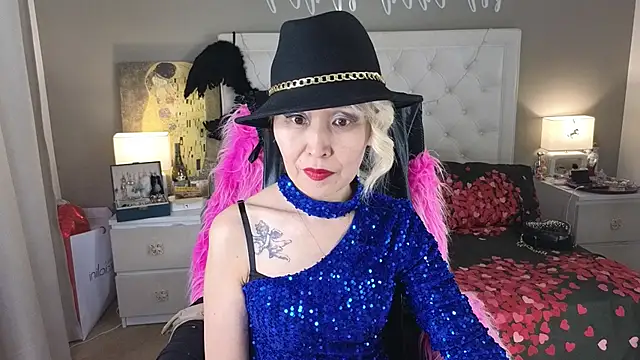 RoxalanaStar online show from 06.12.26