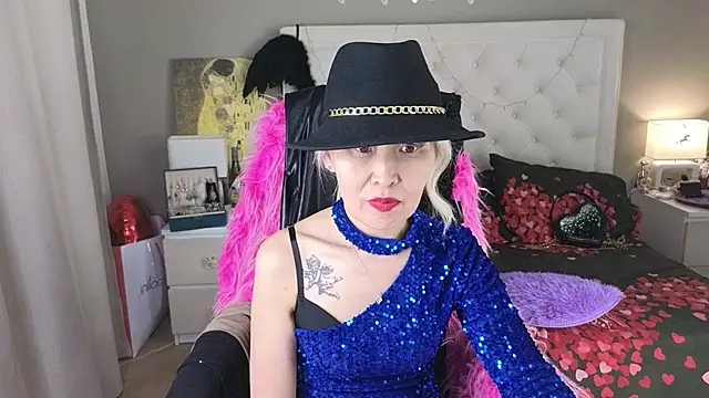 RoxalanaStar online show from 06.13.26