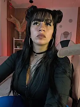 Snapshot of Tattooed_spittingdoll chatting on 10.31.25 Tattooed spittingdoll online show from 10.31.25