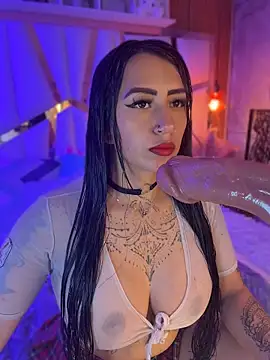 Snapshot of Tattooed_spittingdoll chatting on 05.21.26 Tattooed spittingdoll online show from 05.21.26