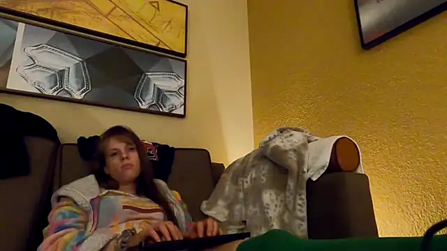 Snapshot of TheDaisyChaos chatting on 12.16.24 TheDaisyChaos online show from 12.16.24