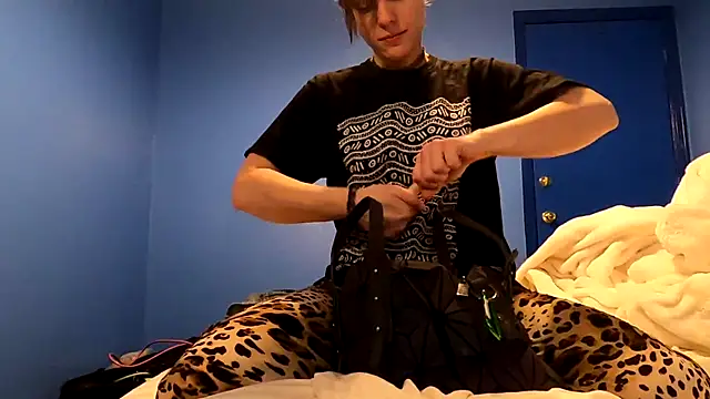 Snapshot of TheDaisyChaos chatting on 03.09.25 TheDaisyChaos online show from 03.09.25