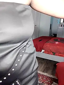 Snapshot of HotSpicyGujju chatting on 02.22.25 HotSpicyGujju online show from 02.22.25