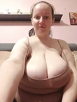 BustyLadyAlma online show from 07.17.26