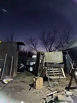 Snapshot of sarpe4 chatting on 12.19.25 sarpe4 online show from 12.19.25