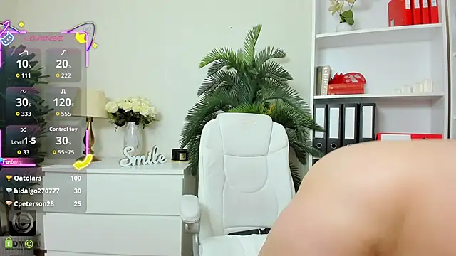 Snapshot of amayawest chatting on 06.18.26 amayawest online show from 06.18.26