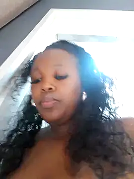 Snapshot of SWEETDOLLY29XX chatting on 12.24.24 SWEETDOLLY29XX online show from 12.24.24