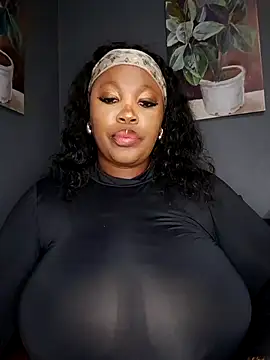 Snapshot of SWEETDOLLY29XX chatting on 10.02.25 SWEETDOLLY29XX online show from 10.02.25